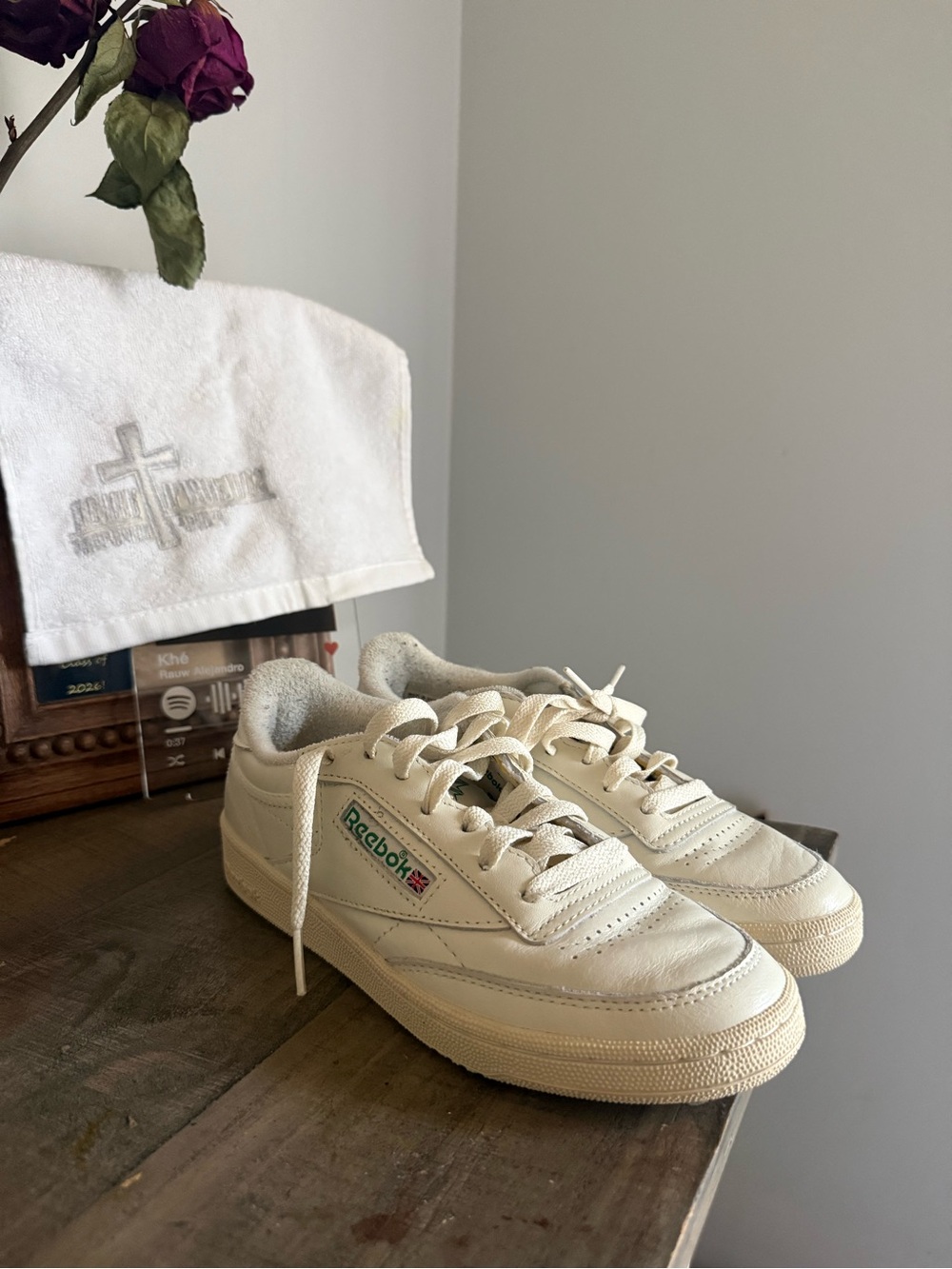 Reebok club C 85 Leather Sneakers in Off-White